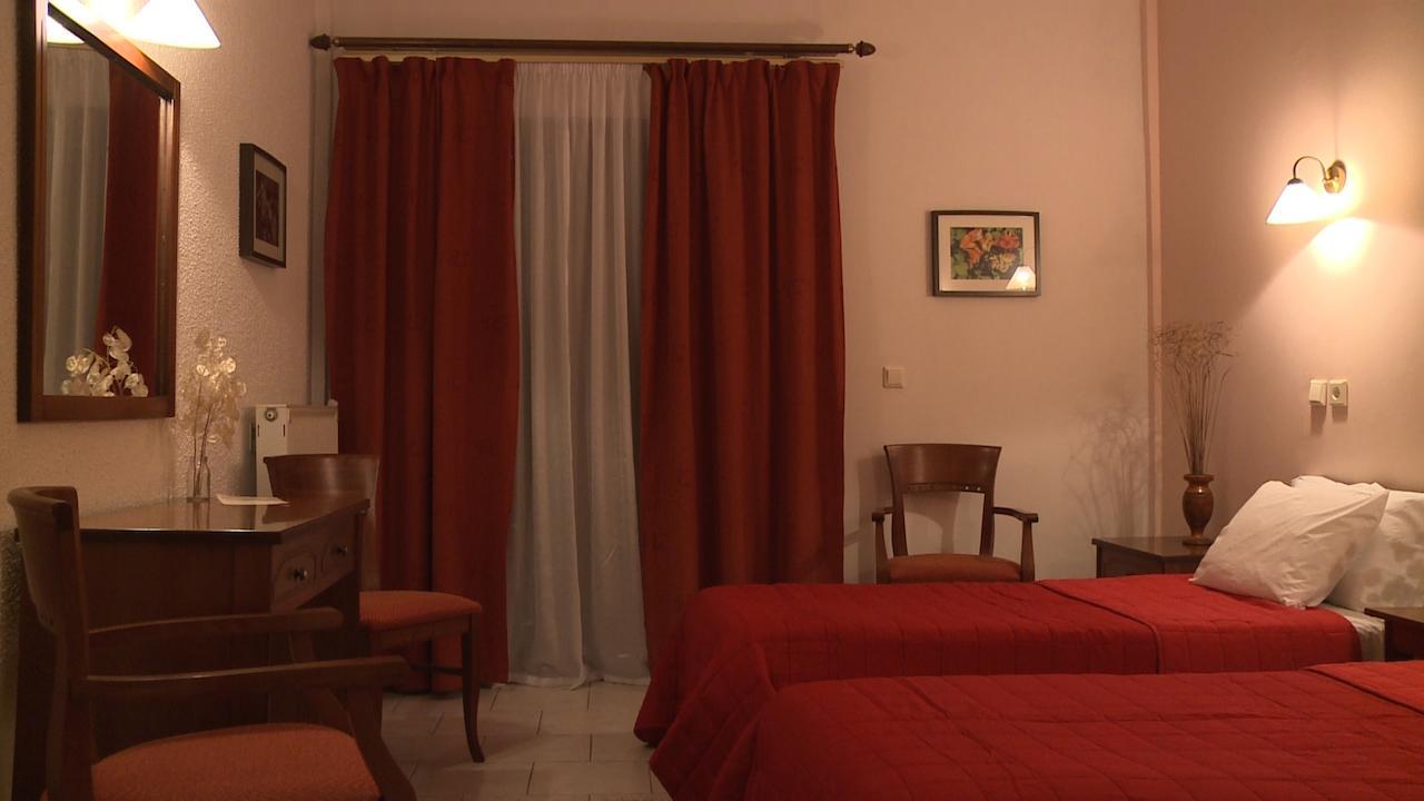 Valia Calda Hotel Perivoli  Стая снимка