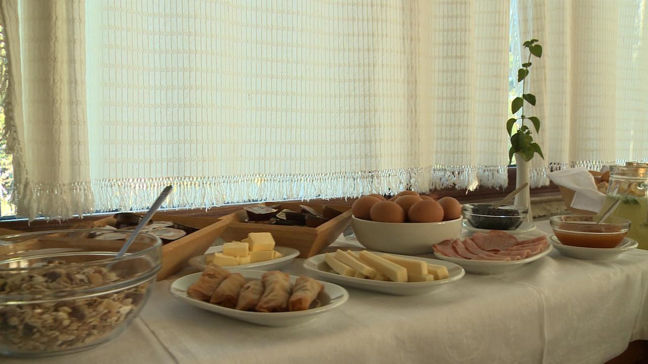 Valia Calda Hotel Perivoli  Стая снимка
